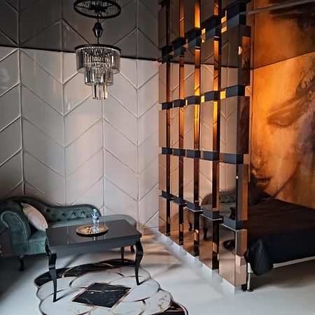 Black House A Радом Екстериор снимка