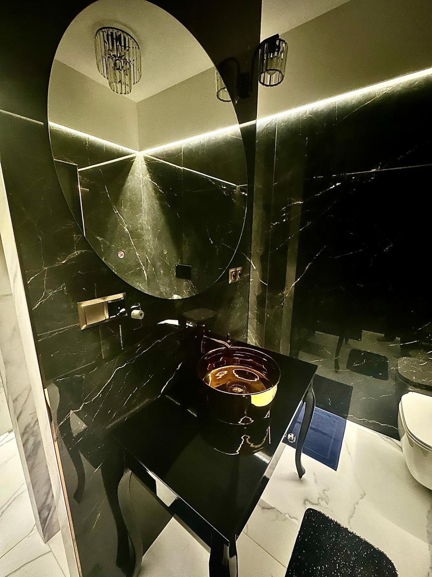 Black House A Радом Екстериор снимка
