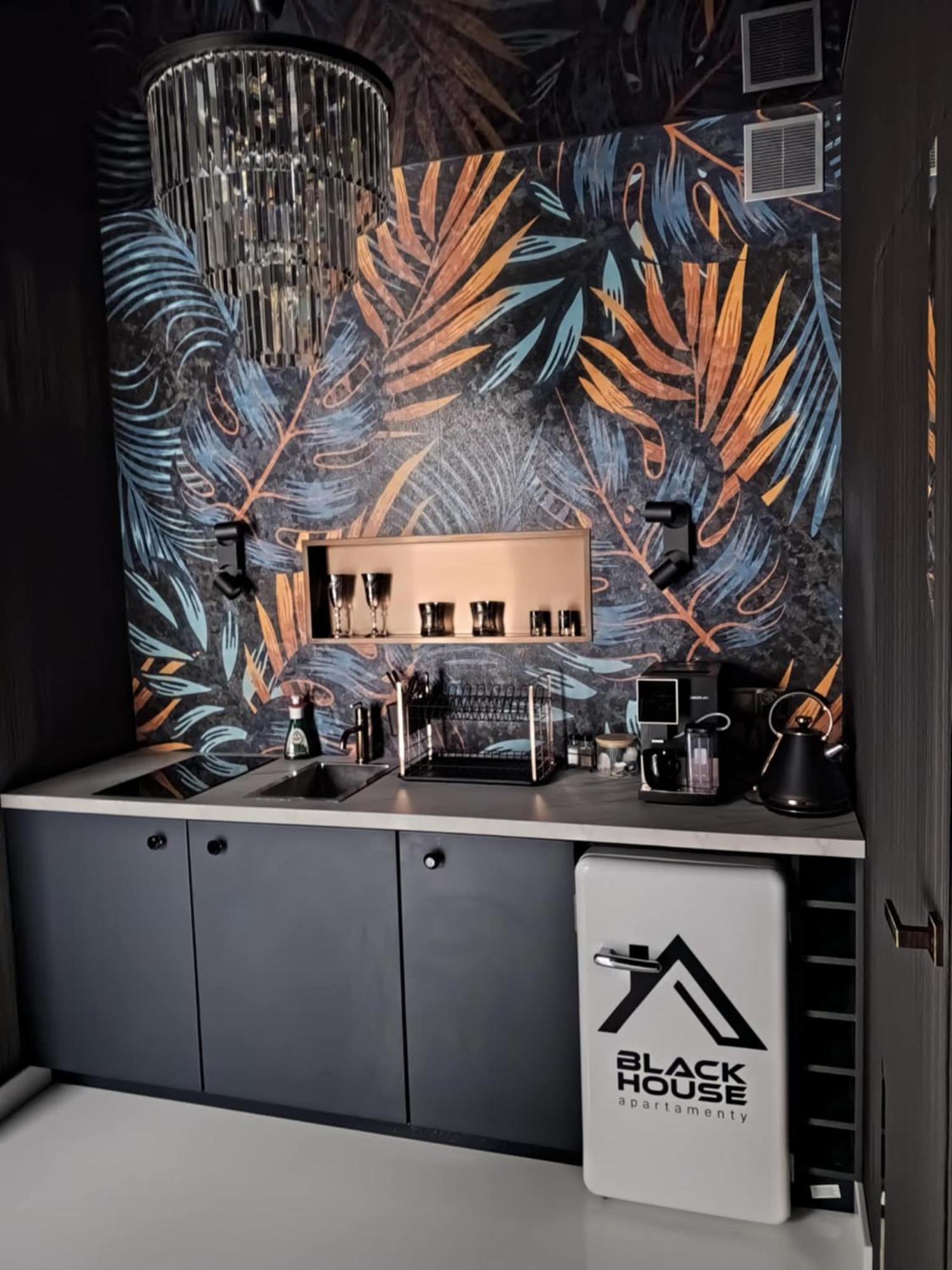 Black House A Радом Екстериор снимка